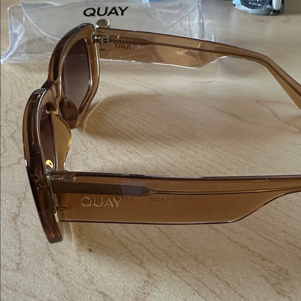 Quay women’s sunglasses - Picture 2 of 4